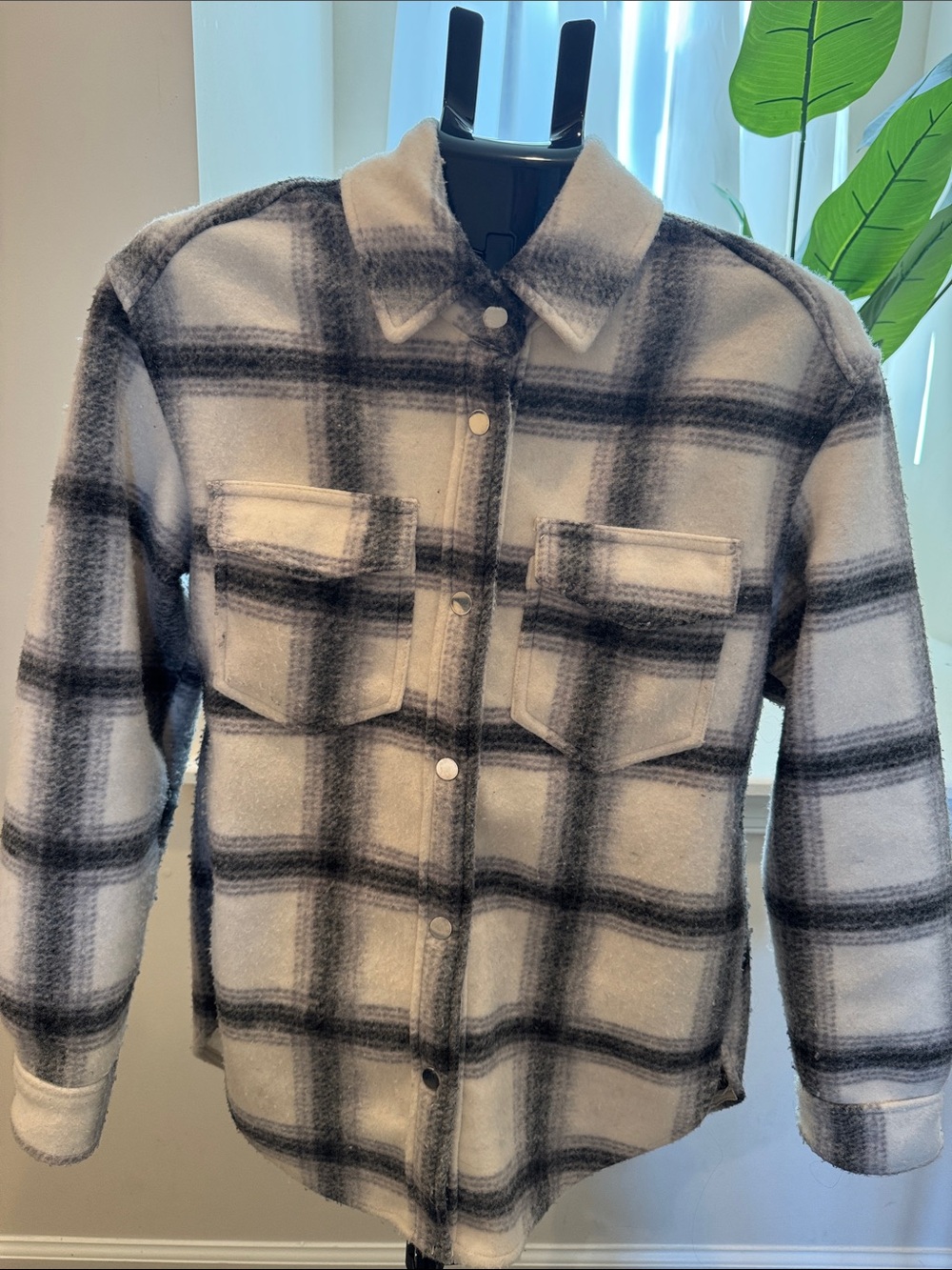 Abercrombie & Fitch Women’s Black & White Plaid Shacket
